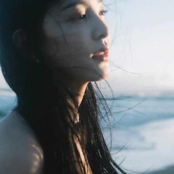 长子之塔封面
